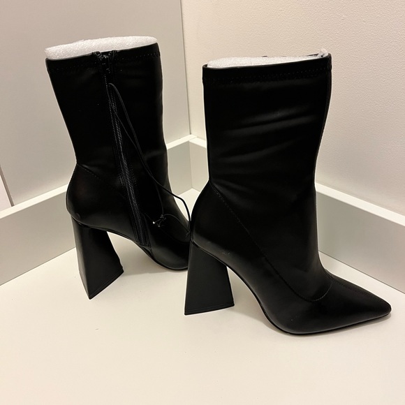 Forever 21 Faux Leather Pointed Booties - Picture 5 of 7